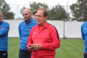 Y&uuml;cel İldiz Eskişehirspor'un başında ilk antrenmanına &ccedil;ıktı