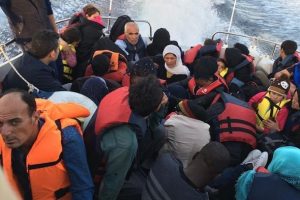 İzmir'de 38 ka&ccedil;ak g&ouml;&ccedil;men yakalandı