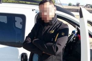 Altını ıslatan kızına yaptıkları pes dedirtti!
