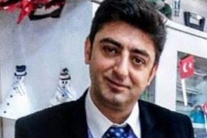 Bursa'da bı&ccedil;aklanan &ouml;ğretmene &ouml;ğrencilerinden şarkılı destek!