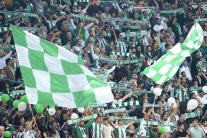 Konyaspor taraftarlarından İzmir Marşı kararı!