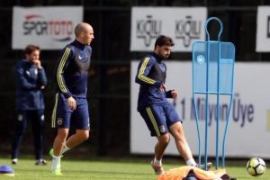 Fenerbah&ccedil;e'de Akhisarspor mesaisi