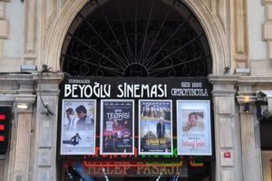 Tarihi Beyoğlu sineması yenilendi!