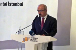 Bakan Elvan: "Bu &uuml;lkeyi birlikte kalkındıracağız"