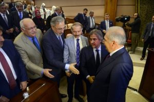 Yeni başkan Uysal tebrikleri kabul etti