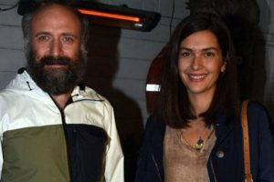 Halit Ergen&ccedil; ve Berg&uuml;zar Korel'den Vatanım Sensin m&uuml;jdesi!