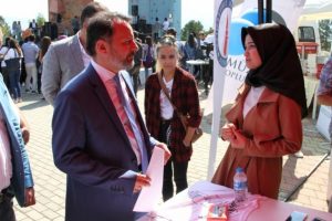 &Uuml;niversite &ouml;ğrencileri oryantasyon etkiliğinde buluştu