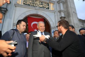 İBB Başkanı Mevl&uuml;t Uysal'ın ilk g&uuml;n mesaisi başladı
