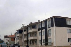 1 ay &ouml;nce biten sıfır binada b&uuml;y&uuml;k şok!