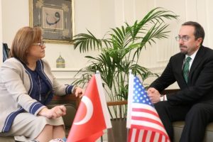 ABD B&uuml;y&uuml;kel&ccedil;isi Bass veda turunda