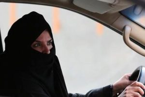 Araba kullanmaya başlayan kadınlara tepki! "Yakacağım"
