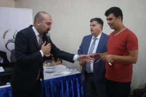 Kınık'ta TOKİ konutları kurayla sahiplerini buldu