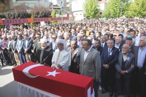 &Ouml;mer Halisdemir'in silah arkadaşı son yolculuğuna uğurlandı