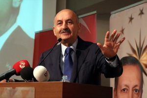 M&uuml;ezzinoğlu: Yalnız bunak bir hoca olamaz