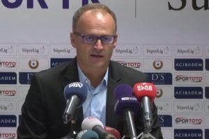 Buz: Bu takım 260 g&uuml;nd&uuml;r ma&ccedil; kazanamıyordu