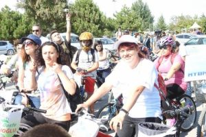 &Ccedil;orumlu kadınlar, bisiklet yolu istedi
