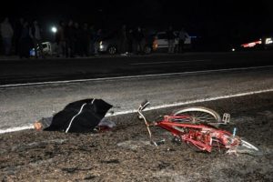 Bisikletle nişanlısının yanına giderken kazada &ouml;ld&uuml;