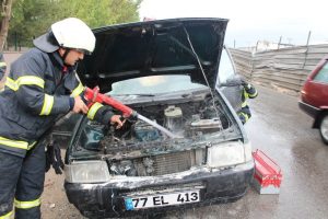 LPG'li ara&ccedil;tan &ccedil;ıkan dumanlar itfaiyeyi harekete ge&ccedil;irdi