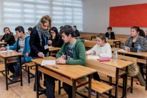 D&uuml;nyada liseye ge&ccedil;iş sistemi nasıl işliyor?