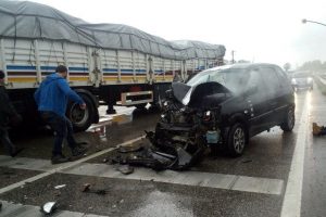 Kocaeli'de zincirleme trafik kazası: 4 yaralı