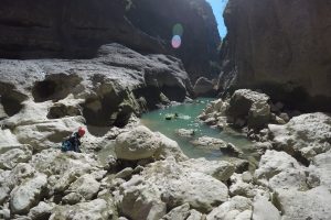 Bursalı dağcıların kanyonları ge&ccedil;işi komandoları aratmadı