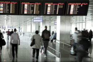 Atat&uuml;rk Havalimanı'nda  2 bin 900 sahte pasaport yakalandı