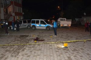 4 &ccedil;ocuk annesi kadın sokak ortasında katledildi