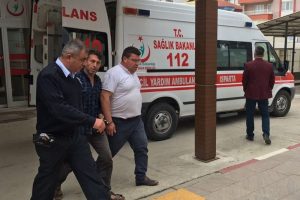 Kazaya karışan ara&ccedil;tan uyuşturucu ve silah &ccedil;ıktı