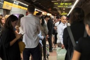 Barselona'da metro istasyonları kapatıldı