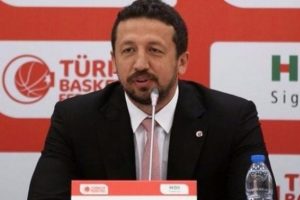 Hidayet T&uuml;rkoğlu'ndan kupa mesajı