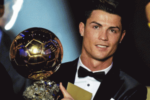Ronaldo Ballon d'Or &ouml;d&uuml;l&uuml;n&uuml; bağış i&ccedil;in sattı