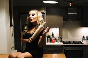 İrem Derici'den hastane sonrası ilk fotoğraf