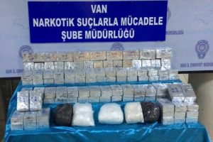 Van'da zehir tacirlerine b&uuml;y&uuml;k darbe