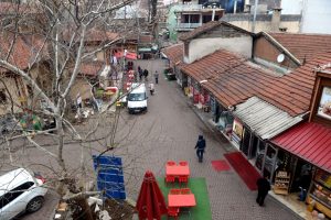 Bursa'da Tahtakale &Ccedil;arşısı yenileniyor