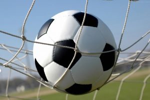 Futbol d&uuml;nyası ter&ouml;r&uuml; lanetledi