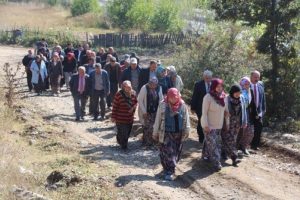 K&ouml;yl&uuml;ler bakır madeni i&ccedil;in ağa&ccedil; kesilmesine karşı &ccedil;ıkıyor