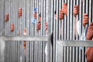 Suudi Arabistan'da 22 kişiye g&ouml;zaltı