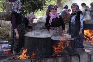 Mahallelinin 'tatlı' dayanışması