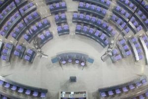 Alman meclisinde yer tartışması: AfD'nin yanına kim oturacak?