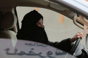 Suudi Arabistan'da ilk kadın s&uuml;r&uuml;c&uuml; kazası yaşandı