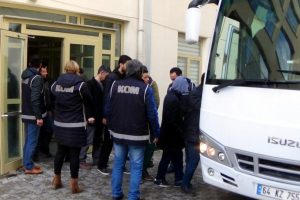 6 ilde FET&Ouml; operasyonu: 13 g&ouml;zaltı