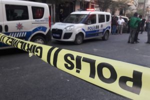 İstanbul'da bir ara&ccedil; tarandı: 1 &ouml;l&uuml;, 2 ağır yaralı