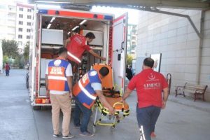 25 &ouml;ğrenci yemekten zehirlendi
