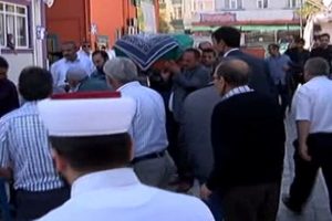 Fransa'da yangında &ouml;len T&uuml;rk kızı son yolculuğuna uğurlandı