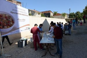 Bursa İneg&ouml;l Belediyesi'nden aşure ikramı