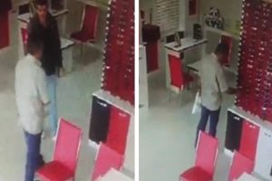 Kılıf sordu, g&ouml;zl&uuml;k &ccedil;aldı