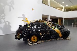 Bursa'da atık metaller sanat eserine d&ouml;n&uuml;şt&uuml;