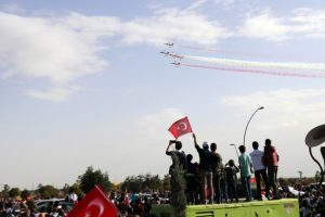 T&uuml;rk Yıldızları ve Solo T&uuml;rk nefes kesti