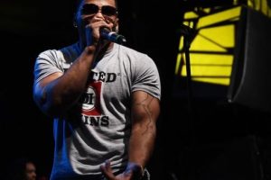 &Uuml;nl&uuml; rap yıldızı tecav&uuml;zden tutuklandı
