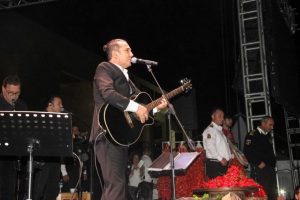 Ferhat G&ouml;&ccedil;er Şanlıurfalıları coşturdu